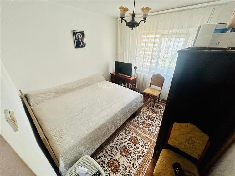 3 camere decomandat, bloc din 1980 zona Alaexandru-Rond Zimbru