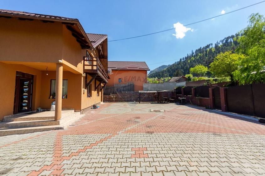 Casa individuala cu priveliste, 5 dormitoare, teren generos Baciu - 1