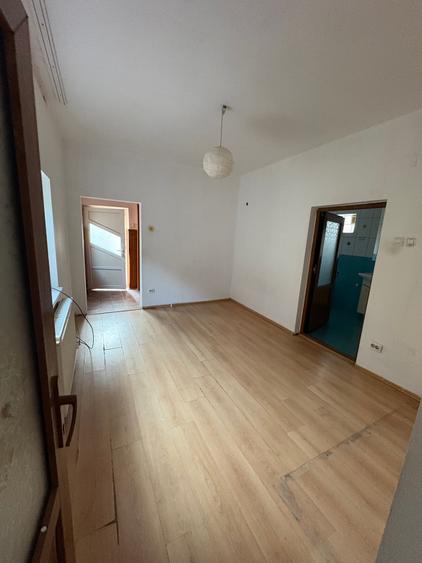 Casa de vânzare - Constanta - 6 CAMERE-147 mp. totali ( fără curtea interioară) - 14