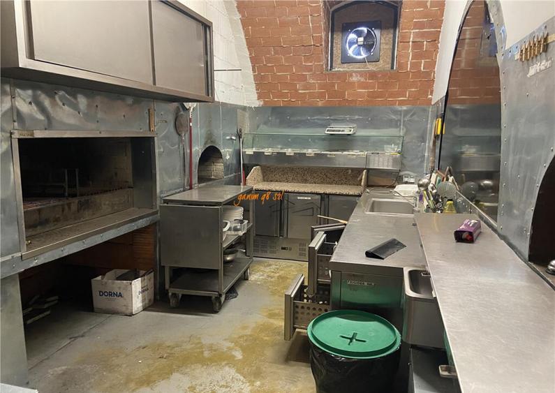 Spatiu comercial situat in zona sat Petresti , actual restau - 19