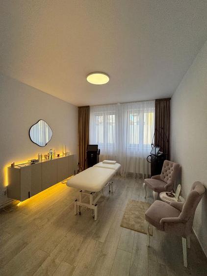 De vanzare imobil situat in zona centrala - 2