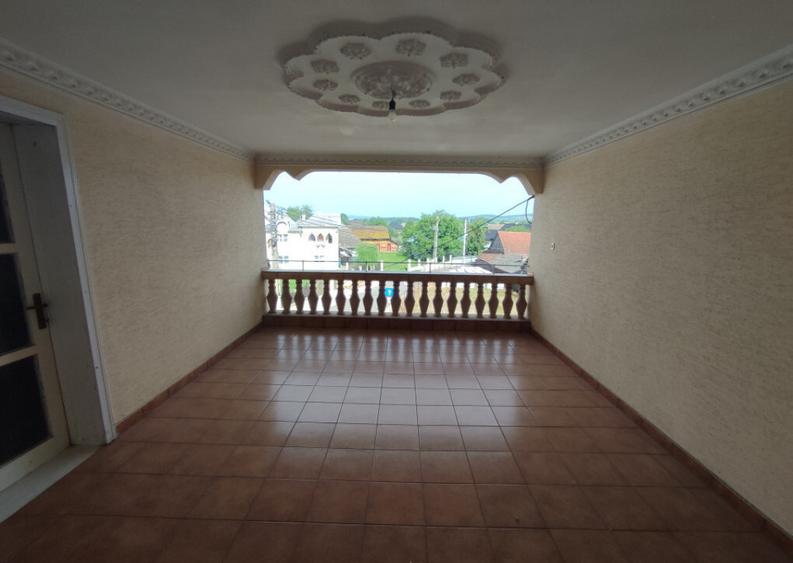 Casa cu garaj, teren 2000mp, chirie , Iaslovat - 1