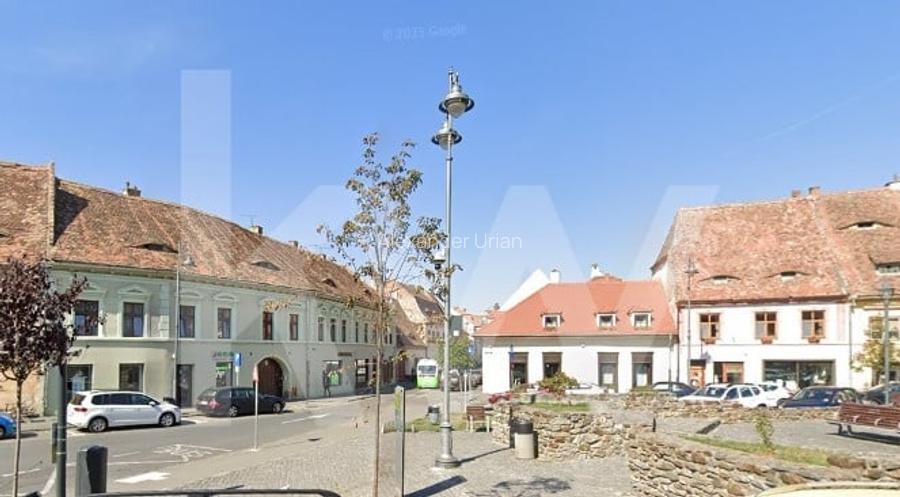 Spatiu comercial stradal 136mp Central Istoric Sibiu preluare chirias