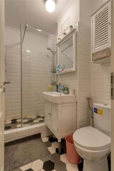 AP.2 CAMERE RENOVAT MOBILAT UTILAT SECTOR 1 CALEA DOROBANTI - 16