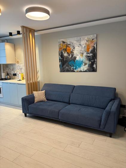 Apartament cu 3 camere semidecomandat, mobilat în Năvodari