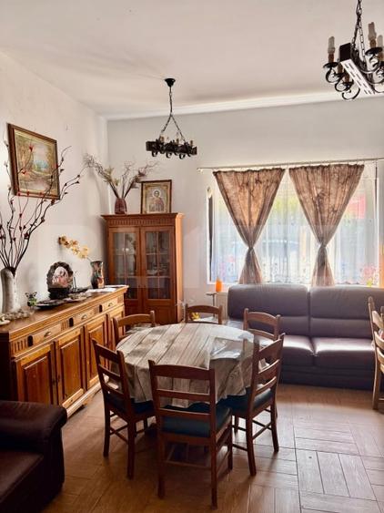 Casă individuală cu 12 camere cu Canalizare în Bran