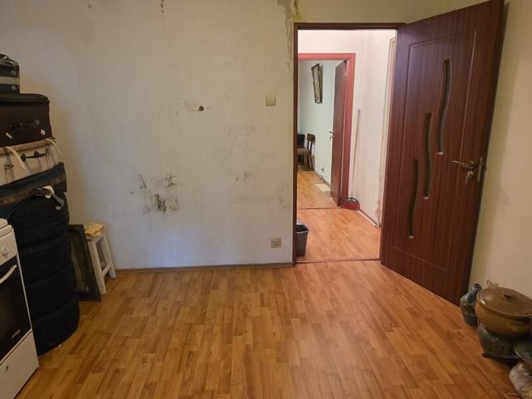 Apartament cu 3 camere decomandat în Dristor