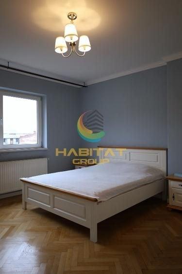 Apartament cu 3 camere semidecomandat, mobilat în Universitate