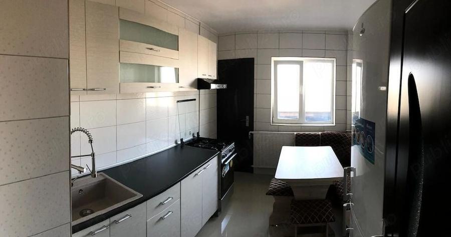 Apartament cu 4 camere decomandat, mobilat în Tineretului