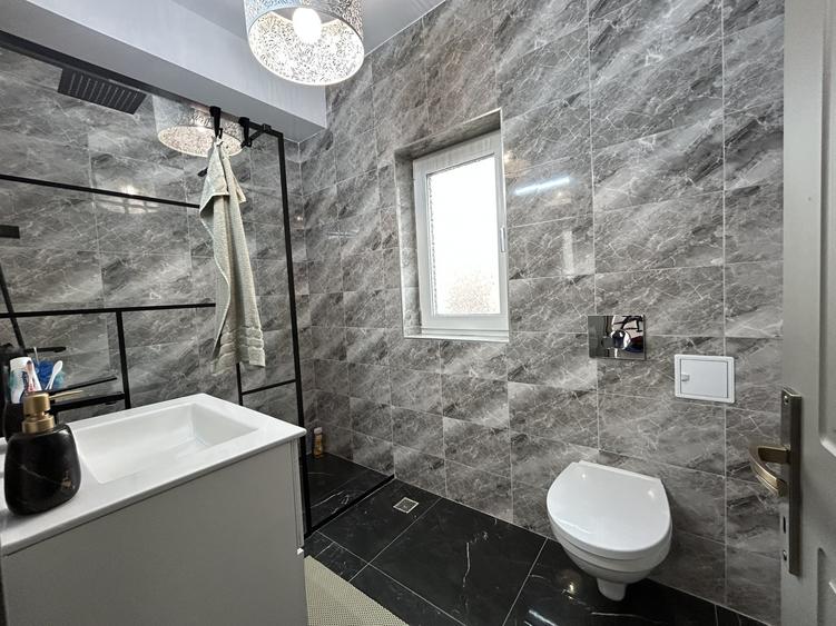 Casă individuală cu 5 camere cu Canalizare în Bucium