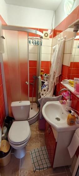 Casă individuală cu 7 camere cu Canalizare în Dârste