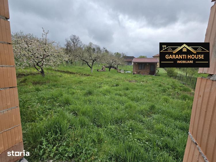 Casă cu 4 camere cu Teren 852 Mp în Groși