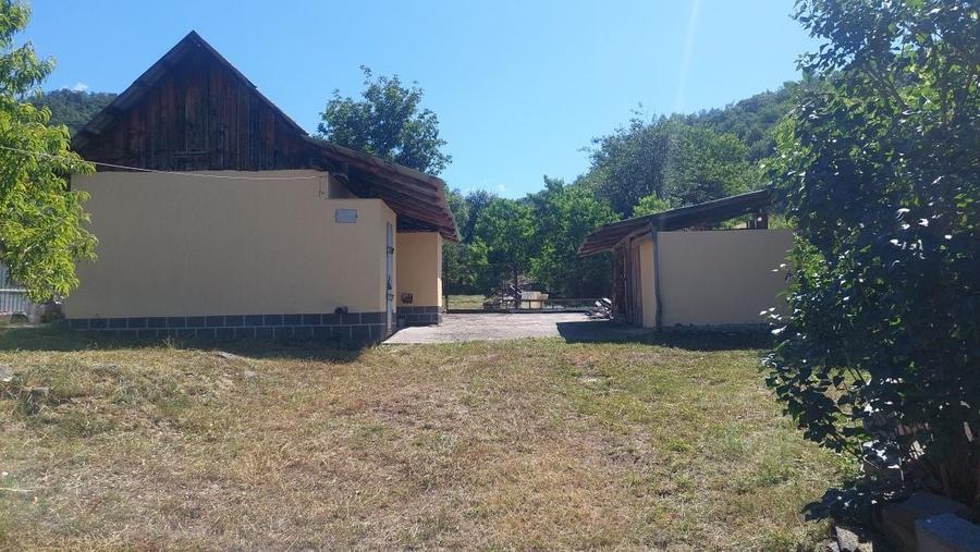Casă cu 2 camere în Central