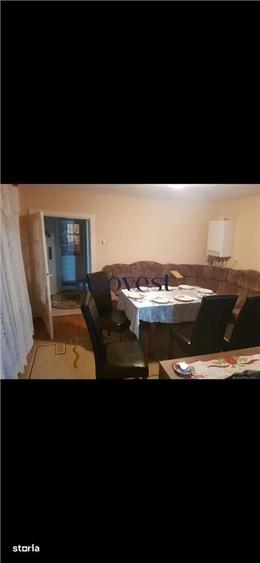 Casă cu 5 camere cu Teren 978 Mp în Păulești