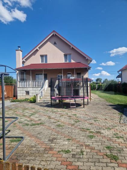 Casă cu 5 camere cu Teren 830 Mp în Central