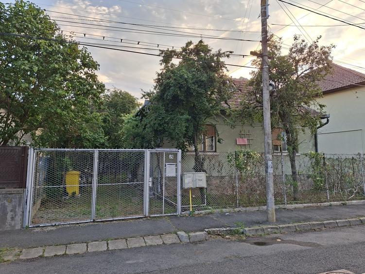 Casă individuală cu 3 camere cu Garaj în Calea Dumbrăvii