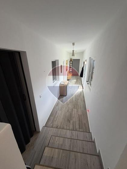 Casă individuală cu 5 camere cu Teren 5300 Mp în Găvănești