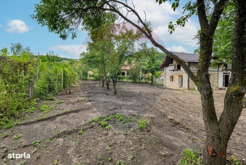 Casă cu 4 camere în Moldovenești