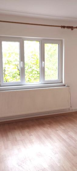 Apartament cu 3 camere decomandat în Sud
