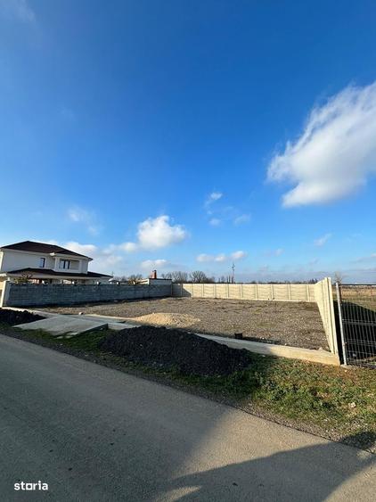 Vand teren pentru casa ( toate utilitatile incluse) - 1