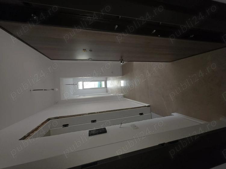 Vand apartament 4 camere si curte - 1