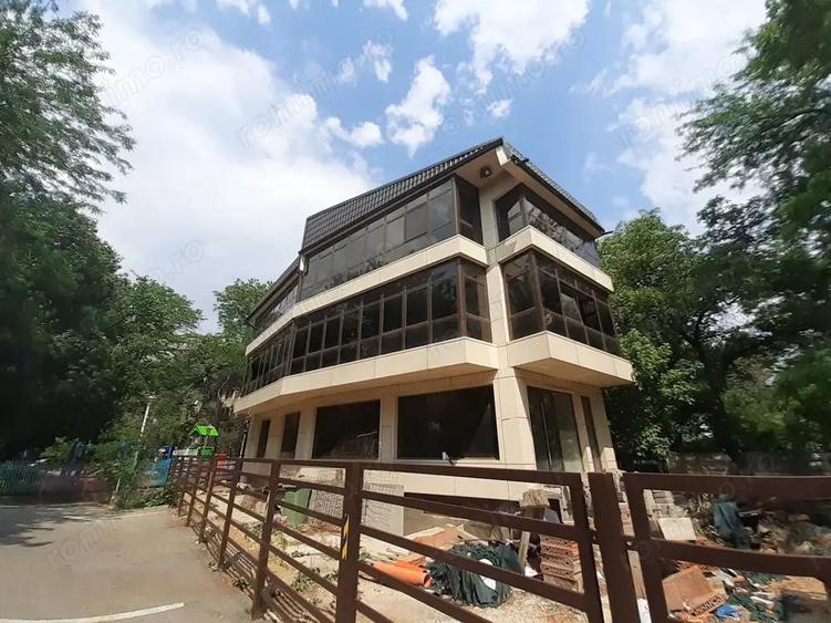 Cladire birouri D+P+E+M in zona Titan - 2