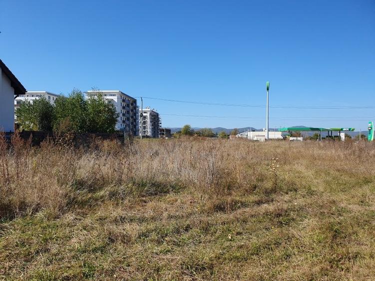 Rasnov, 2000 mp, vis a vis benzinaria Mol,145000 euro - 4