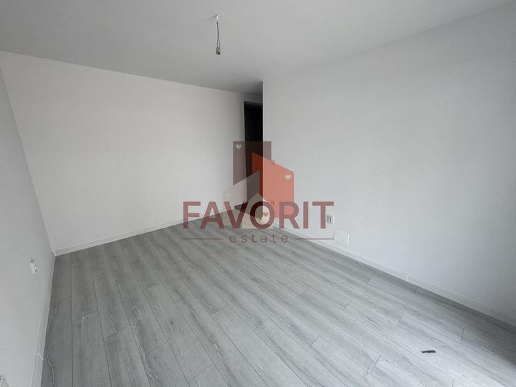 Decomandat.  Spatiu depozitare . Loc de parcare inclus - 5