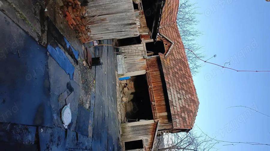 Casa de vanzare cu teren, in centru Rosia de Amaradia, Gorj - 6