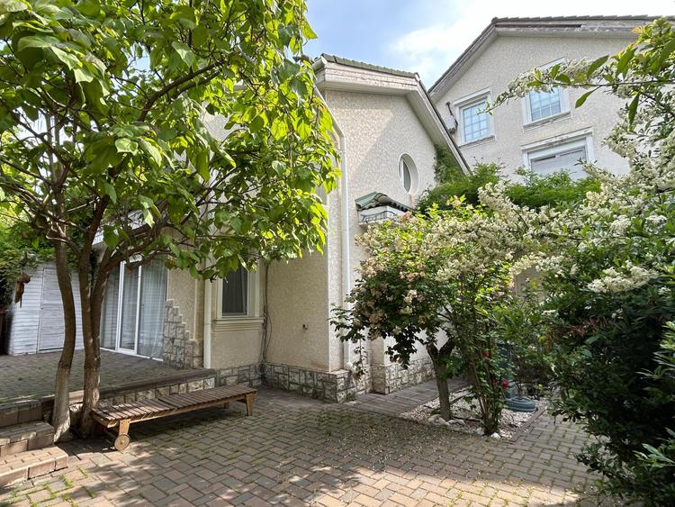 Locuință de 150 mp utili cu curte 150 mp și parcare dublă, Aeroport Baneasa - 1