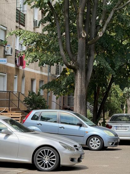Garsonieră decomandată în Decebal