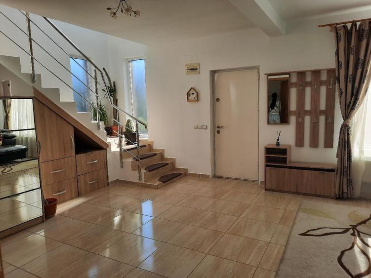 FARA COMISION in Bacu aproape asfalt casa gata mobilata cu 4 camere P+1+pod 560m - 25