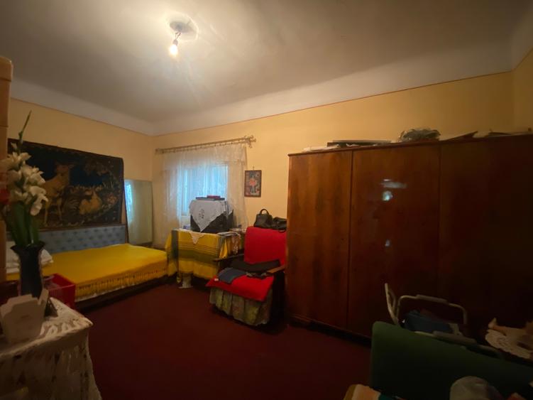 Casă centrală în Târgoviște, teren 250 mp, 4 camere, distanță la  900 m de Primă - 11