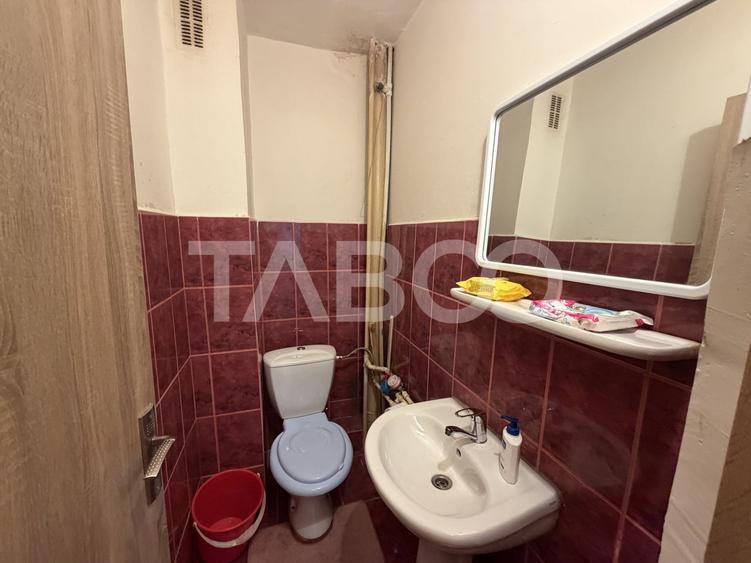 Apartament cu 3 camere decomandat, mobilat în Făgăraș
