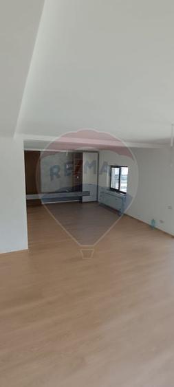 Casa / Vila Otoprni Ilfov  de vanzare - 12