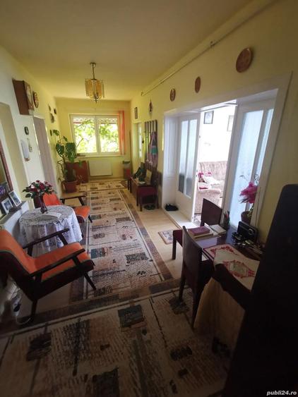 Vand casa cu 3 camere, garaj, livada si teren in M. Nirajului - 2