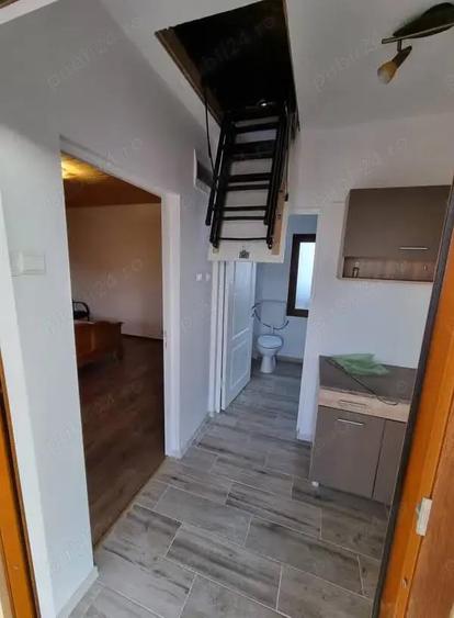 A 38 Proprietarul vinde 2 case cu 510 mp teren in ?erbane?ti Bacau - 9