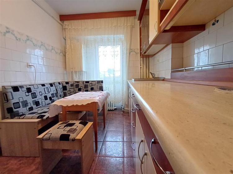 Apartament 3 Camere Decomandat - Blv Independenței- 550 euro - 1
