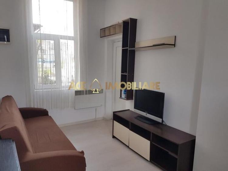 Apartament cu 2 camere semidecomandat, mobilat în Timpuri Noi
