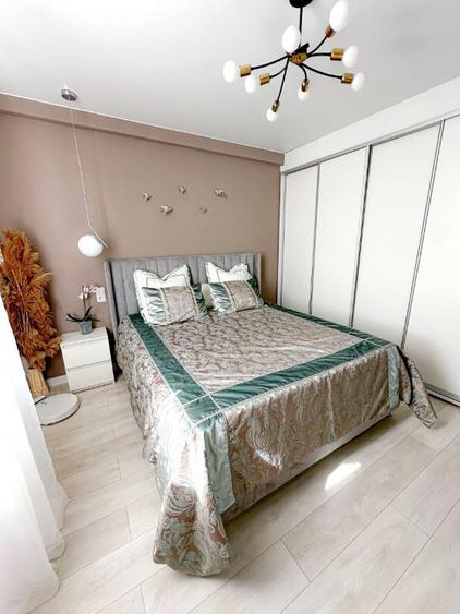 De vanzare 3 camere pe Calea Bucuresti - 2