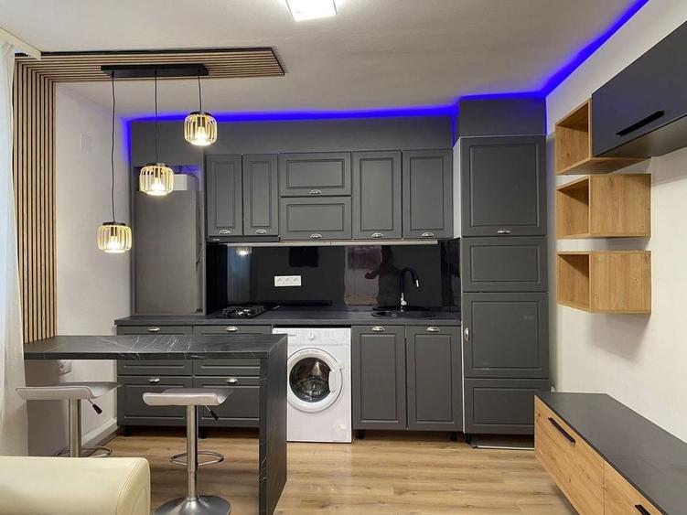 Se oferă în chirie apartament cu două camere ultracentral. - 1