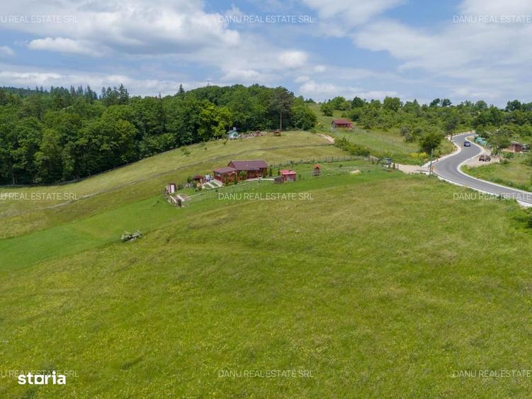 Teren cu potential turistic in Vulcan BVasfalt,apa, vedere panoramica - 9