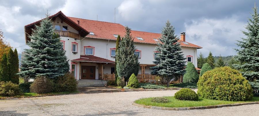 Super proprietate, :  hotel de 4 stele , 19 camere la cheie, teren 6200 mp - 16