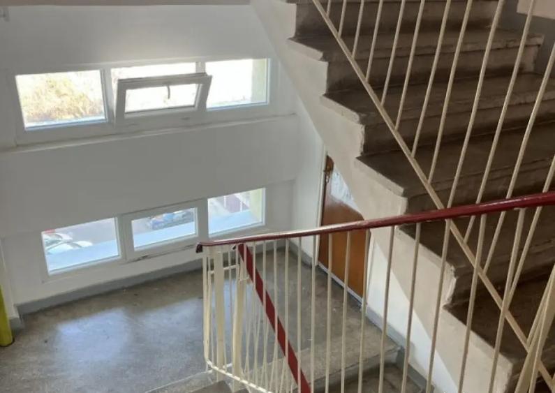 Dristor etaj 8 semidecomandat bloc mixt - 5