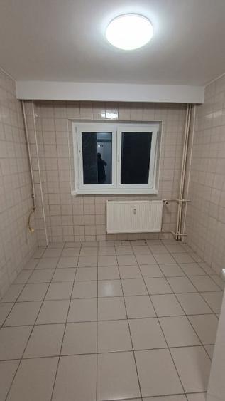 Militari Veteranilor etaj 1/4 construcție '83 posibilitate centrală proprie - 12