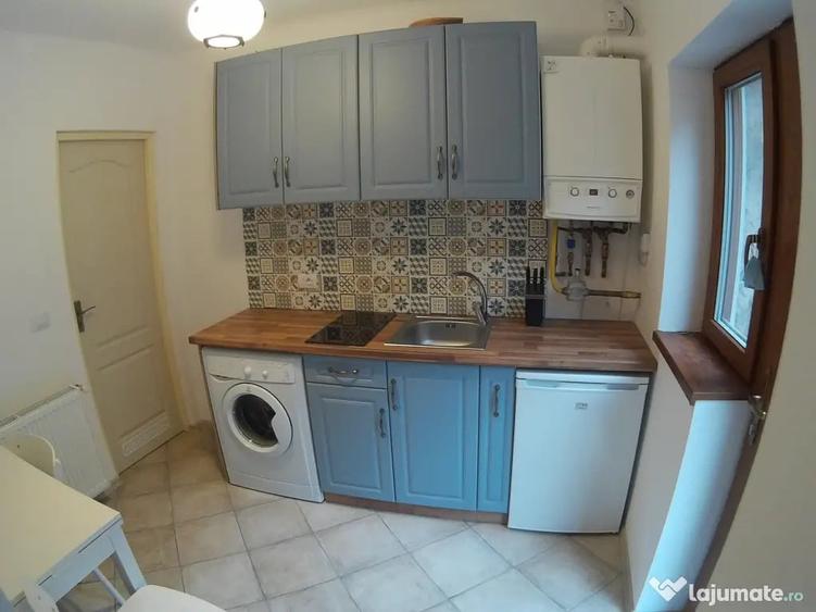 Apartament cu 2 camere semidecomandat în Centrul Istoric
