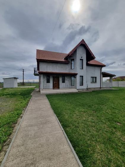 Casa de vanzare spre Vetis, drum principal - 1