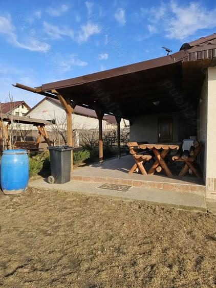 Casa de vanzare - 3 dormitoare, salon spa?ios, anexa ?i teren generos - 648 mp - 1