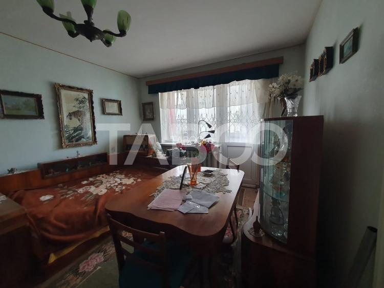 Apartament 2 camere semidecomandat etaj 1 zona Tudor Vladimirescu