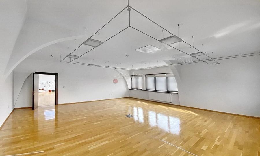 Central - Suprafata Generoasa - 3